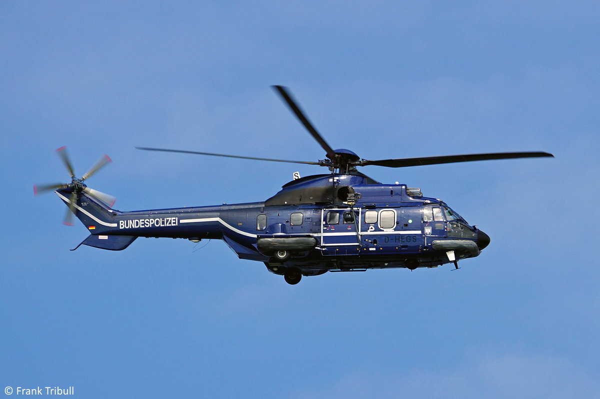 Ein AS-332L1 Super Puma von der Bundespolizei mit der Kennung D-HEGS aufgenommen bei Cuxhaven am 26.07.2016