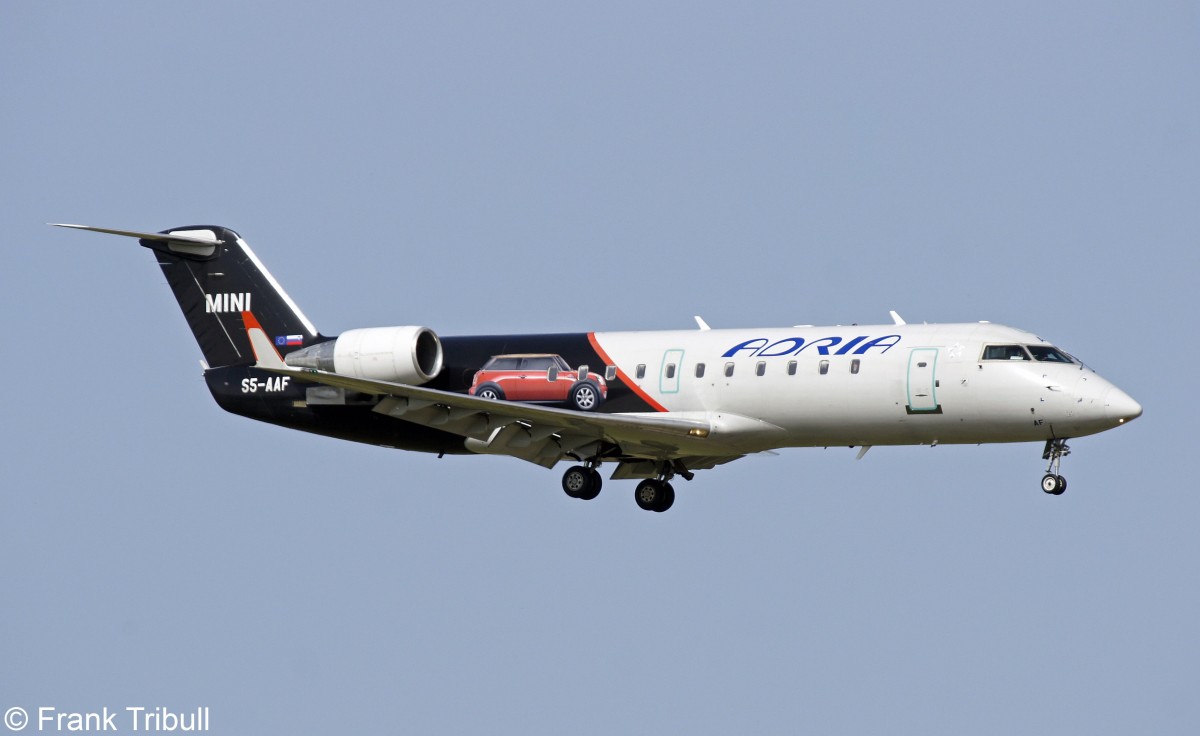 Ein Bombardier(Canadair)CL-600-2B19 CRJ-100 von Adria Airways mit der Kennung S5-AAF aufgenommen am 30.03.2014 auf dem Flughafen ZÃ¼rich. 