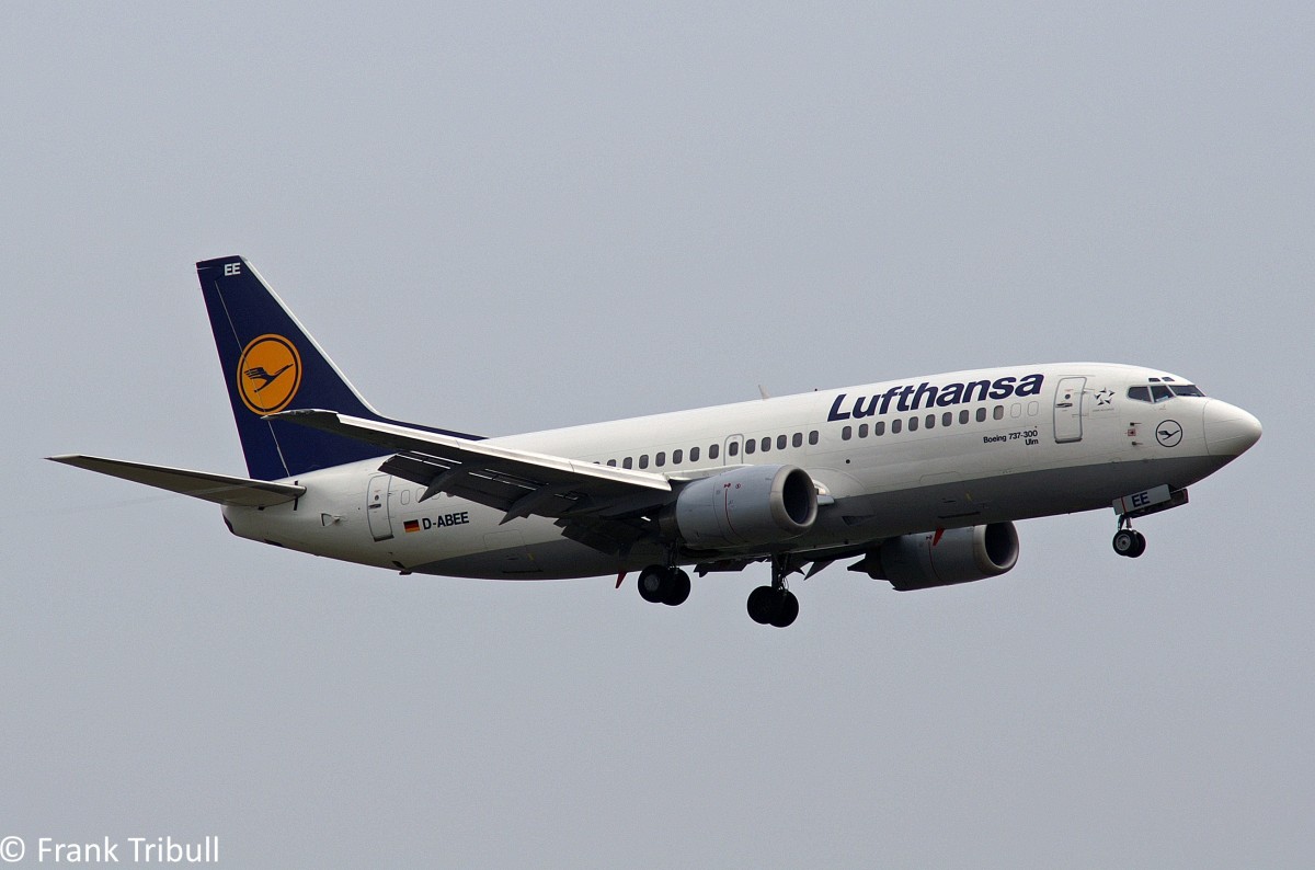 Eine Boeing 737-330 von Lufthansa mit der Kennung D-ABEE (Taufname:Ulm) aufgenommen am 04.04.2009 am ZÃ¼richer Flughafen