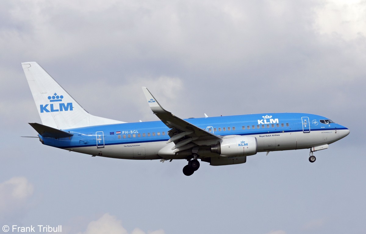 Eine Boeing B737-7K2/W von KLM Royal Dutch Airlines mit der Kennung PH-BGL aufgenommen am 26.04.2014 auf dem Flughafen ZÃ¼rich