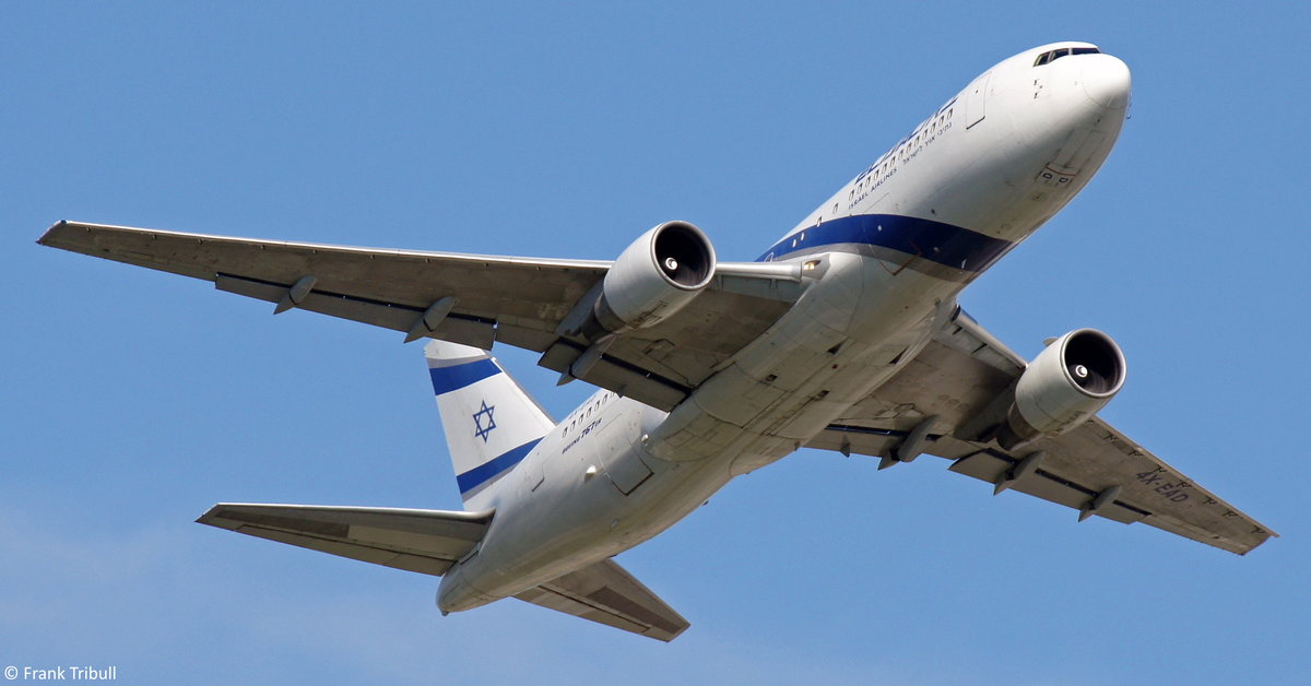 Eine Boeing B767-258(ER) von Al Israel Airlines mit der Kennung 4X-EAD aufgenommen am 03.10.2010 am Züricher Flughafen.