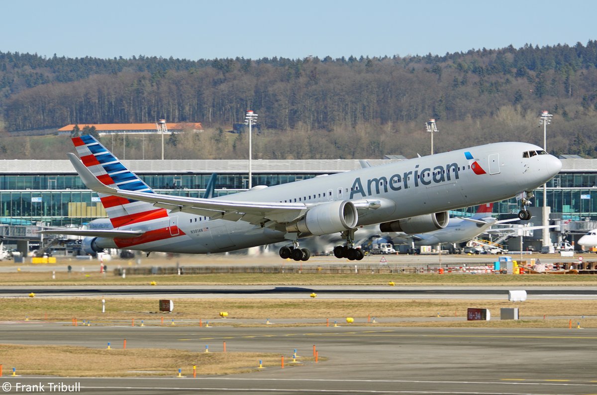 Eine Boeing B767-323ER von American Airlines mit der Kennung N381AN aufgenommen am 24.02.2019 auf dem Flughafen ZÃ¼rich