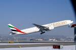 Eine Boeing 777-31HER von Emirates Airline mit der Kennung A6-ECW  aufgenommen am 16.02.2010 am Zricher Flughafen.