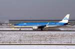 ph-ezh/65551/eine-embraer-erj-190-100std-von-klm-cityhopper Eine EMBRAER ERJ-190-100STD von KLM Cityhopper mit der Kennung PH-EZH aufgenommen am 17.02.2010 auf dem Flughafen Stuttgart