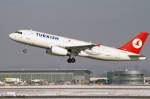 Ein Airbus A320-232 von Turkish Airlines mit der Kennung TC-JPJ aufgenommen am 17.02.2010 auf dem Flughafen Stuttgart.